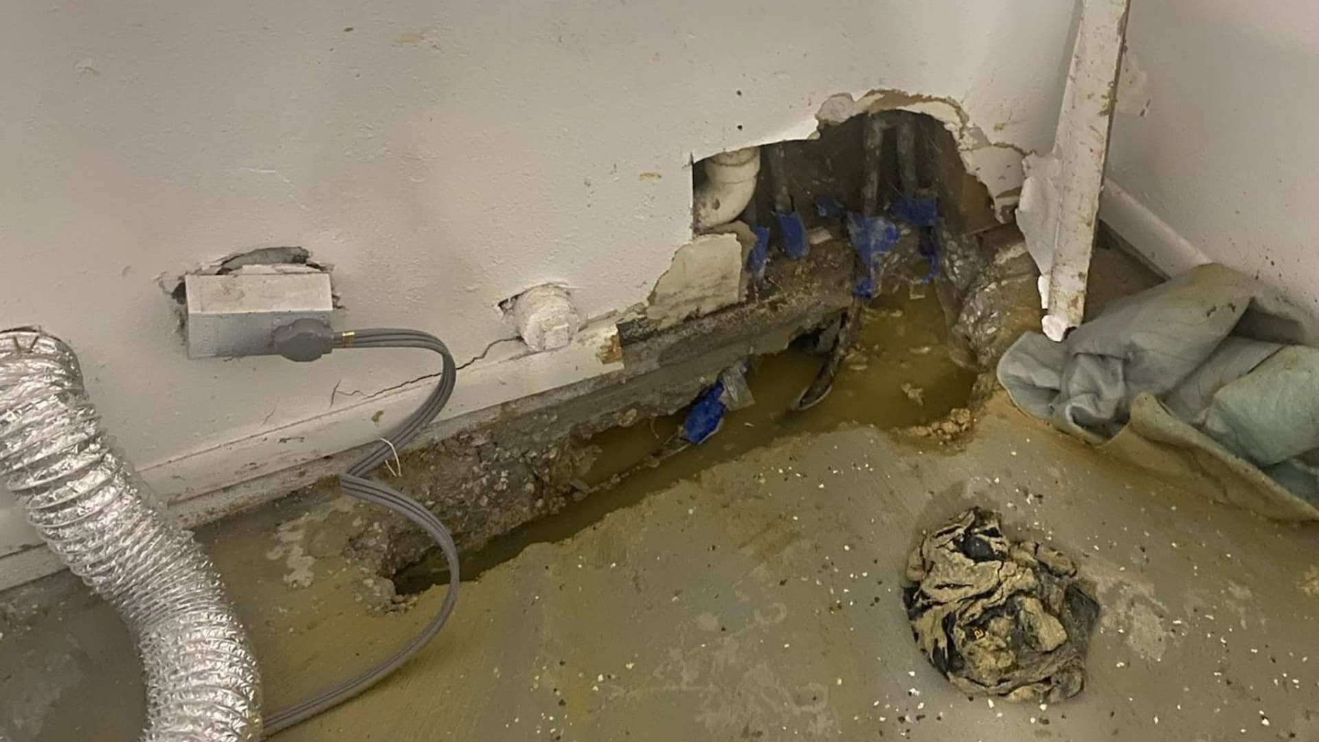 Water Leak in Wall Banner